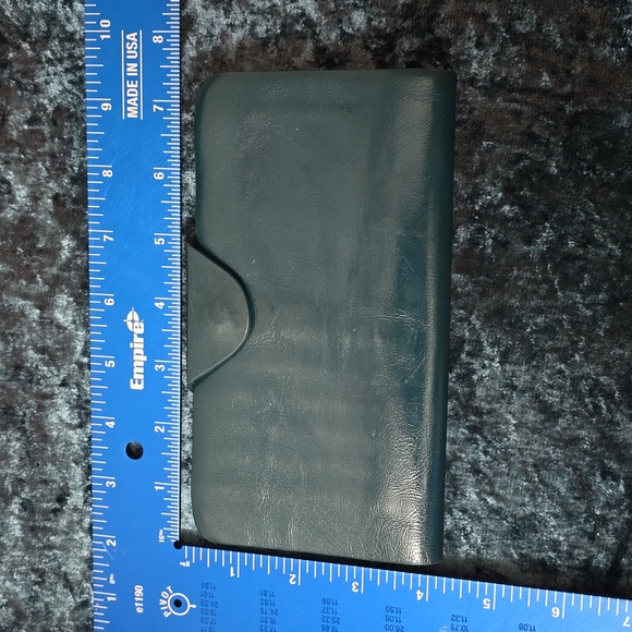 Clarks dark green leather wallet - Picture 8 of 8